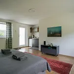 Lodge Oz - Obecana Zemlja Permaculture Homestead Blagaj