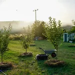 Oz - Obecana Zemlja Permaculture Homestead *