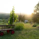 Oz - Obecana Zemlja Permaculture Homestead 롯지 블라카예