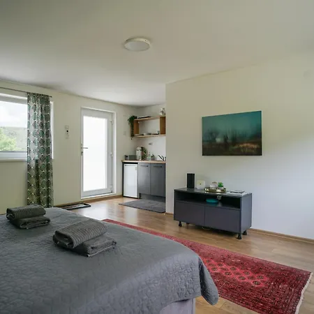 Деревянный коттедж Oz - Obecana Zemlja Permaculture Homestead Благай