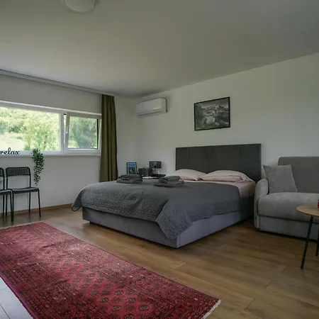 Oz - Obecana Zemlja Permaculture Homestead Деревянный коттедж Благай